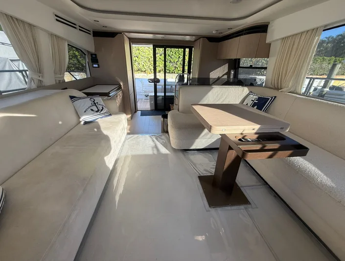 Azimut 53 salon seating with cushions