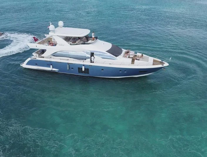 Azimut 86 exterior