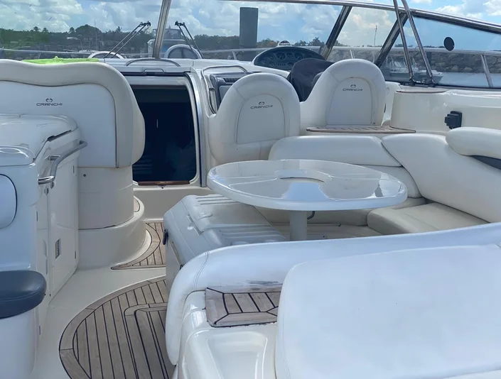 Cranchi 50 cockpit seating and table