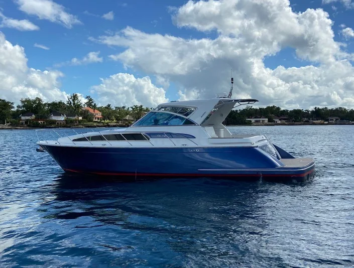Cris Craft 43 aft quarter showing its open cockpit and swim platform