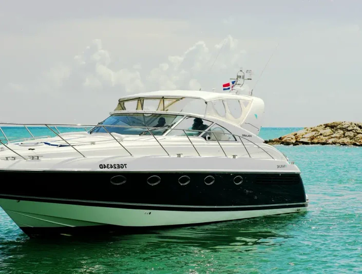 Fairline 43 exterior