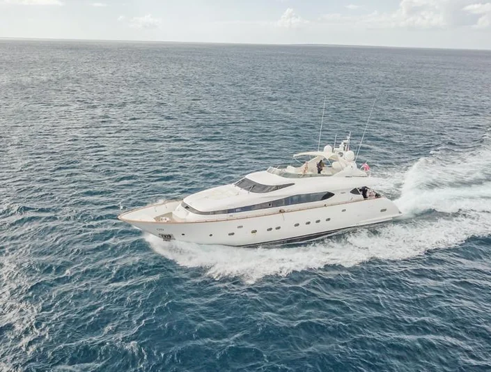 Maiora 103 — exterior