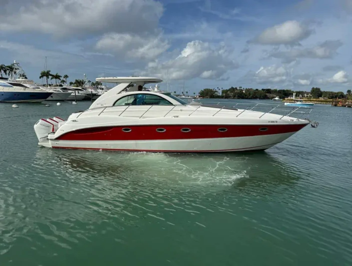 Maxum 43 exterior