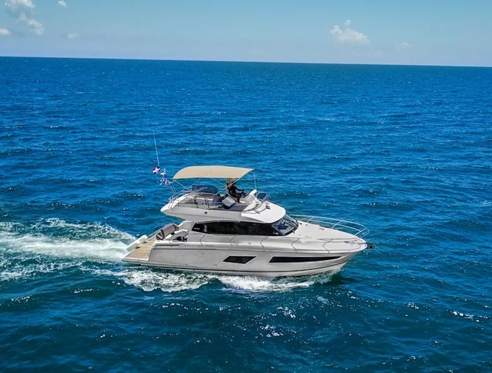 Prestige 44 exterior