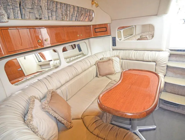 Salón del Sea Ray 37