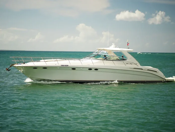Sea Ray 54 exterior