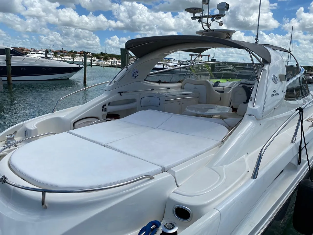 Cranchi 50 spacious bow sunpad