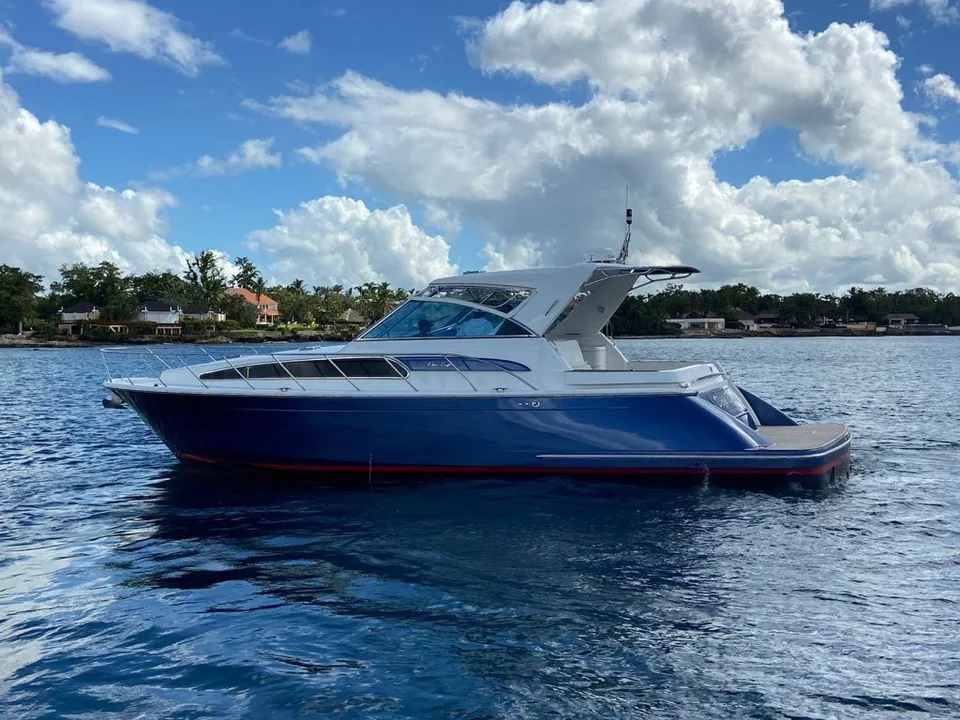 Cris Craft 43 aft quarter showing its open cockpit and swim platform