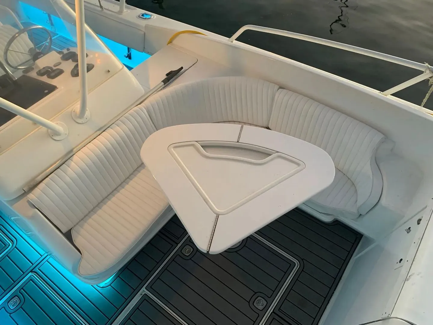 Intrepid 37 wraparound seating and table