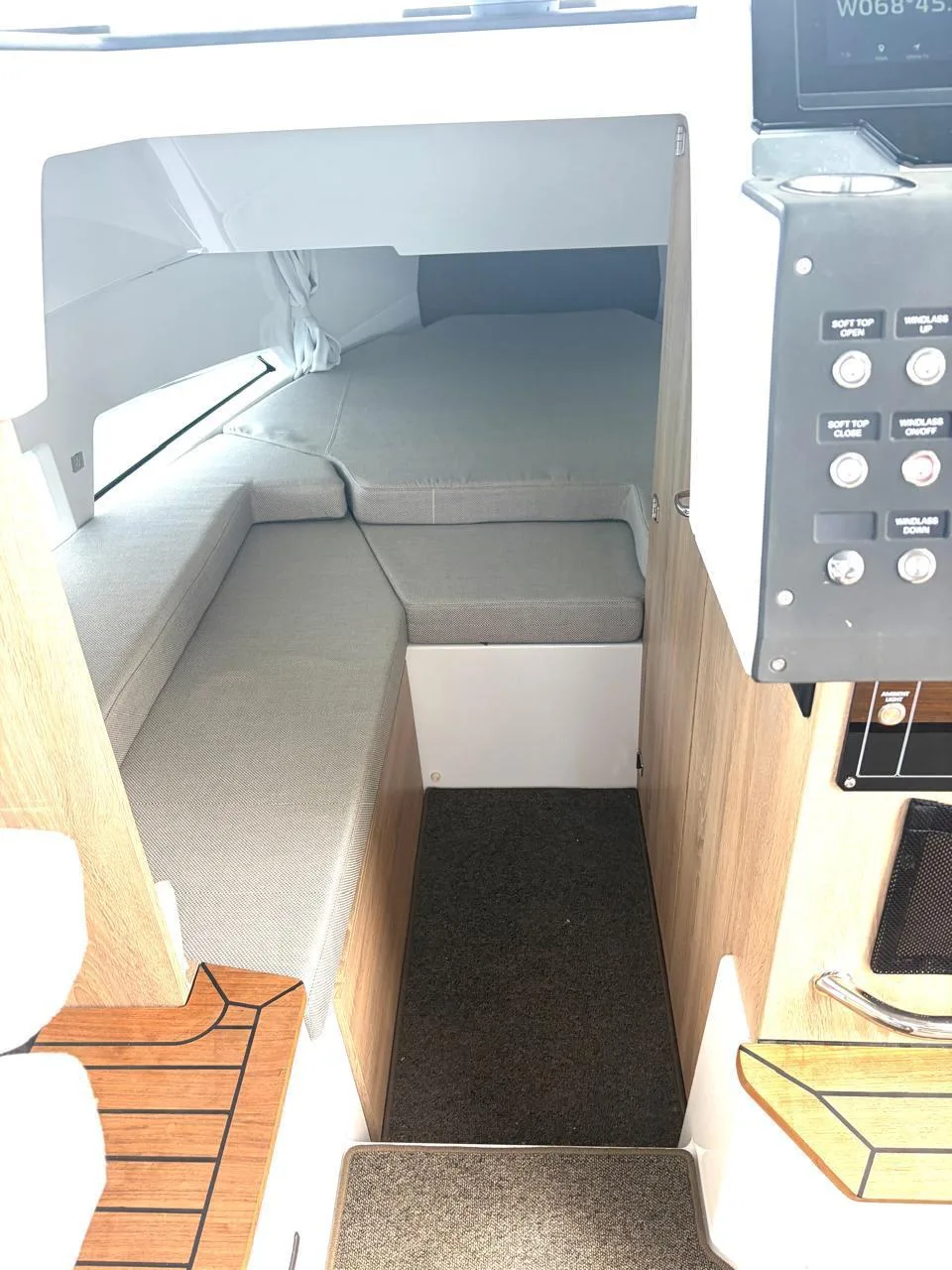 Nordkapp 33 forward cabin