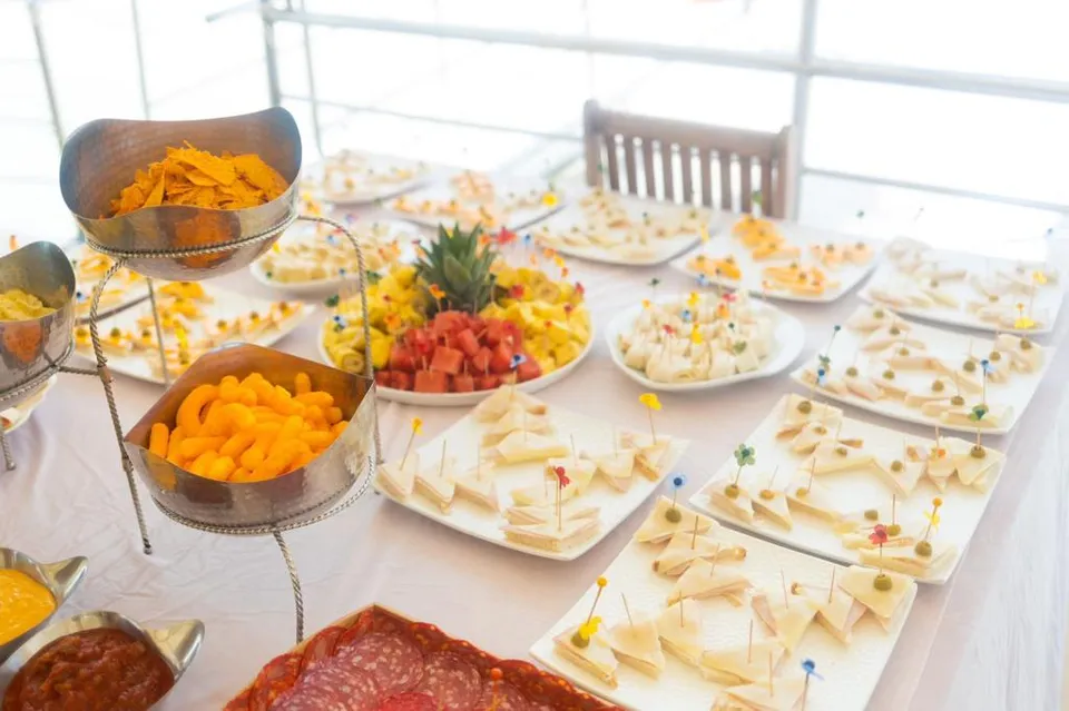 Canapés & tropical fruit